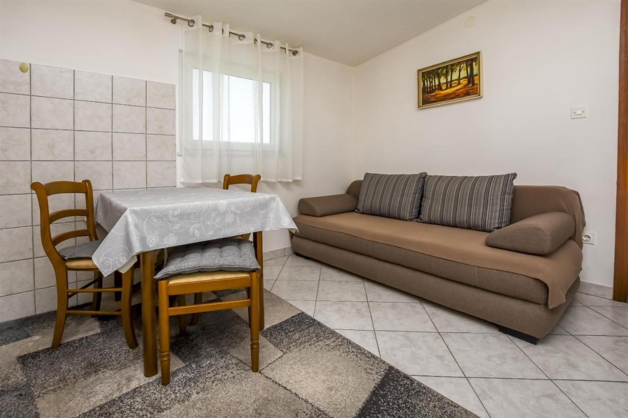 Apartment Kucinic โรกอซนิซา ภายนอก รูปภาพ