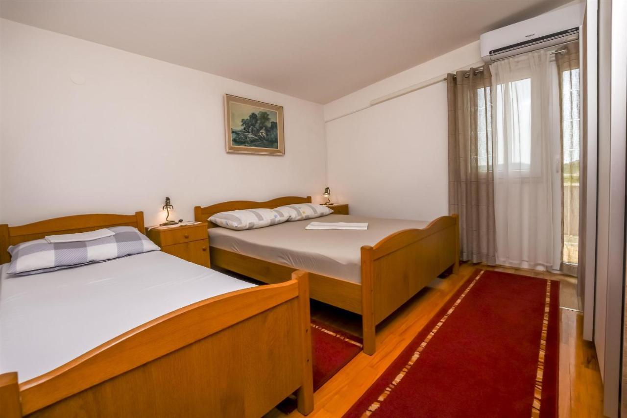 Apartment Kucinic โรกอซนิซา ภายนอก รูปภาพ